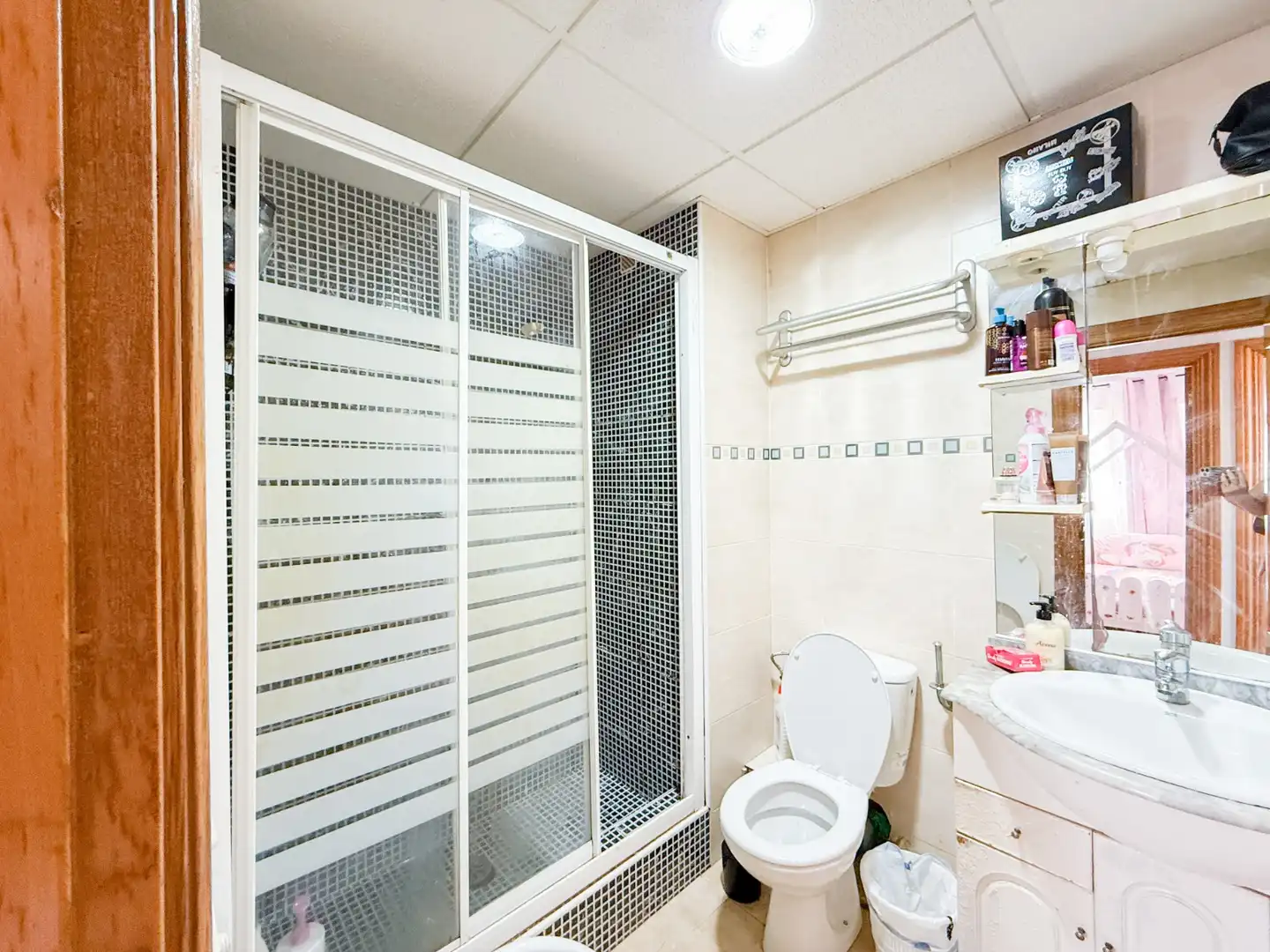 Badezimmer von Wohnungen zum Verkauf in Águilas mit Klimaanlage, Möbliert und Ofen