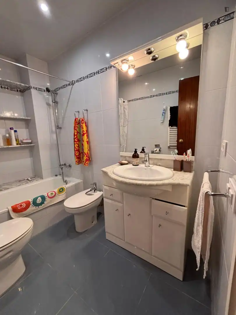 Bathroom of Apartments for share in Barcelona  with Heating, Furnished and Oven