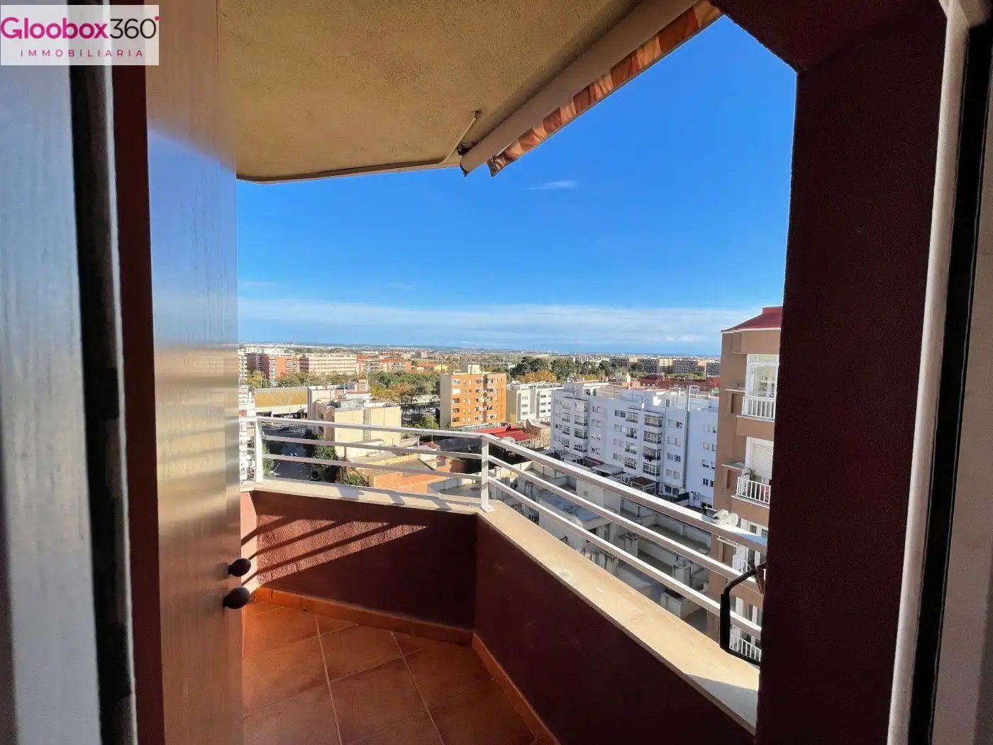 Außenansicht von Wohnung zum Verkauf in Reus mit Heizung, Terrasse und Balkon