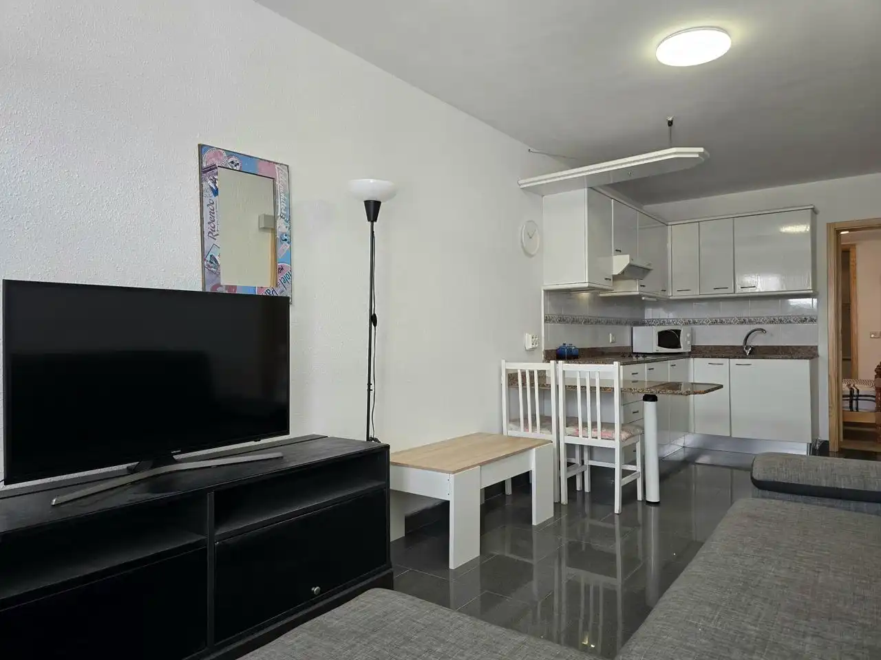 Sala d'estar de Apartament en venda en Mogán amb Terrassa, Moblat i Balcó