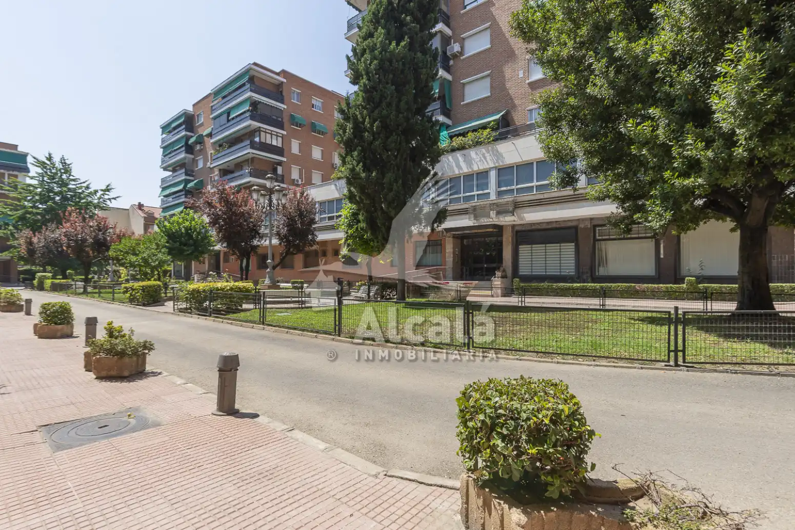 Vista exterior de Piso en venta en Alcalá de Henares con Calefacción, Jardín privado y Parquet