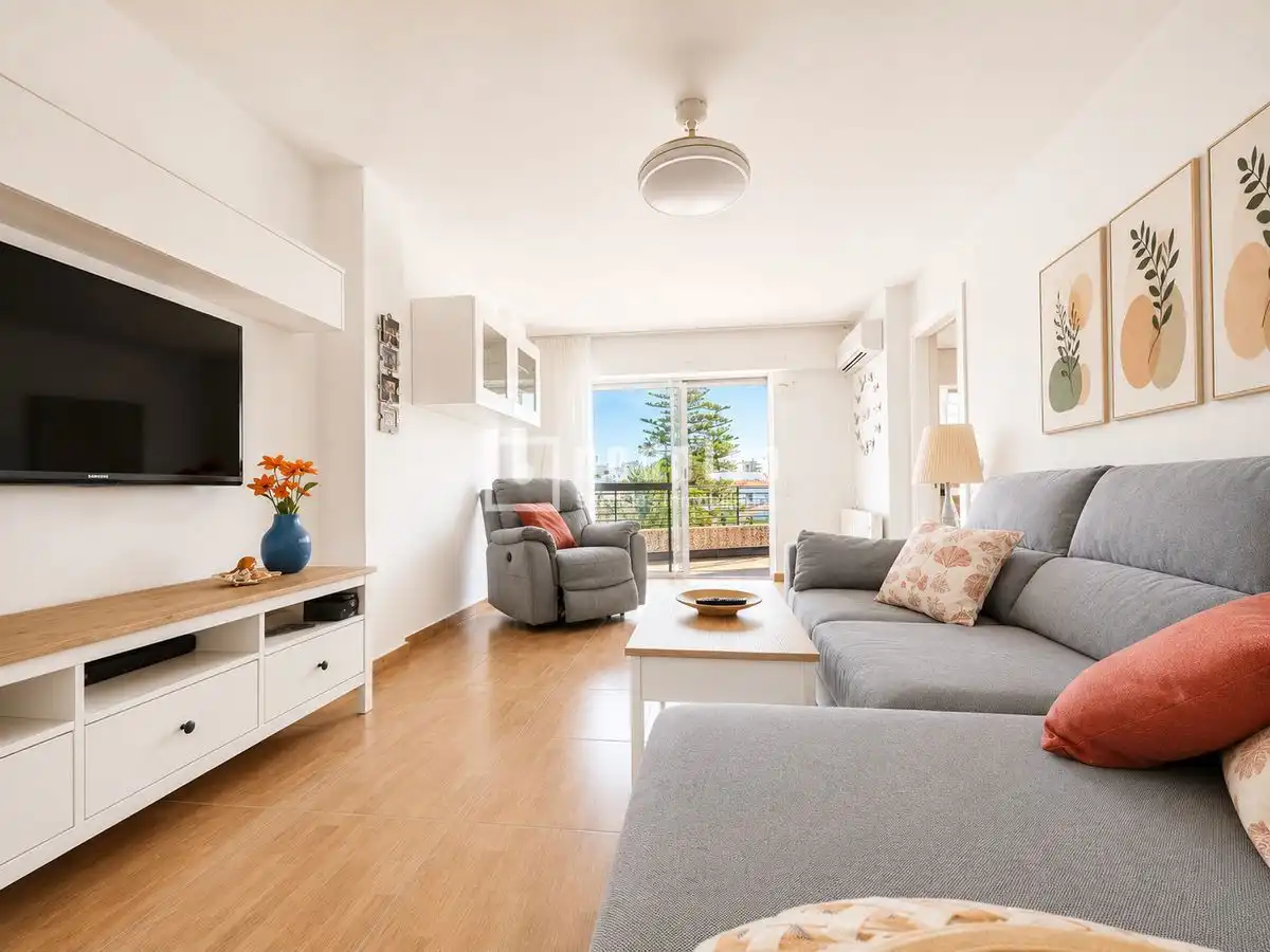Sala de estar de Piso en venta en Torremolinos con Aire acondicionado, Terraza y Piscina