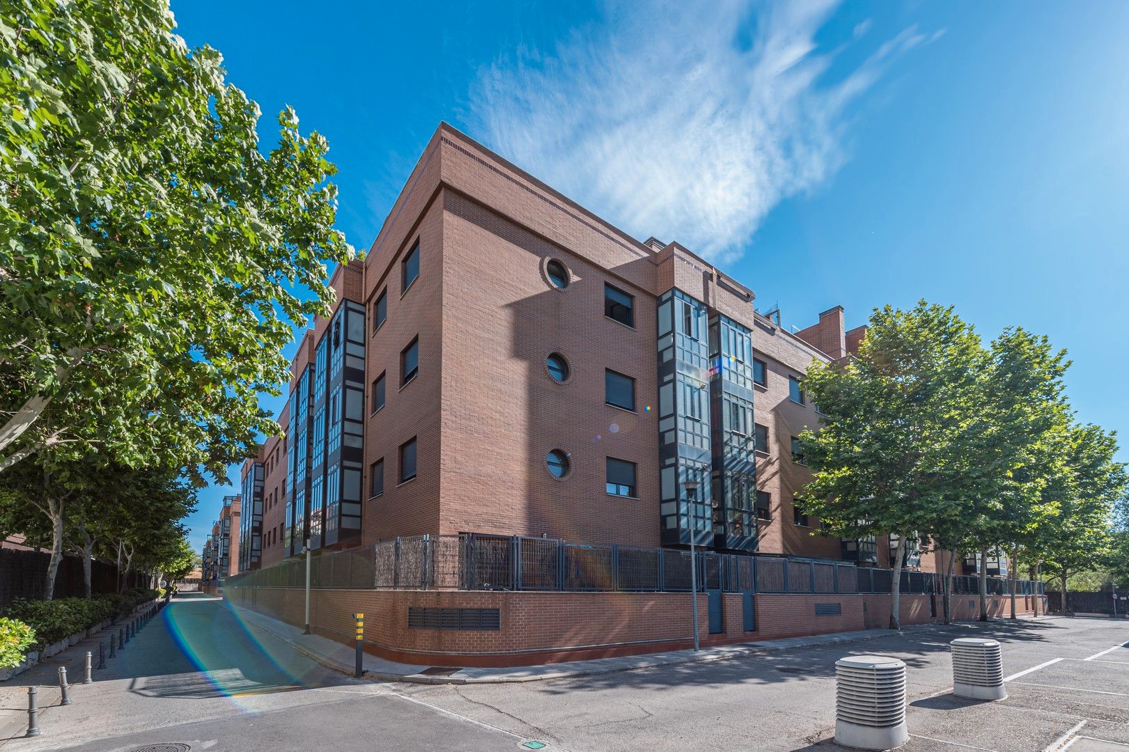 Exterior view of Flat for sale in  Madrid Capital  with Parquet flooring and Storage room