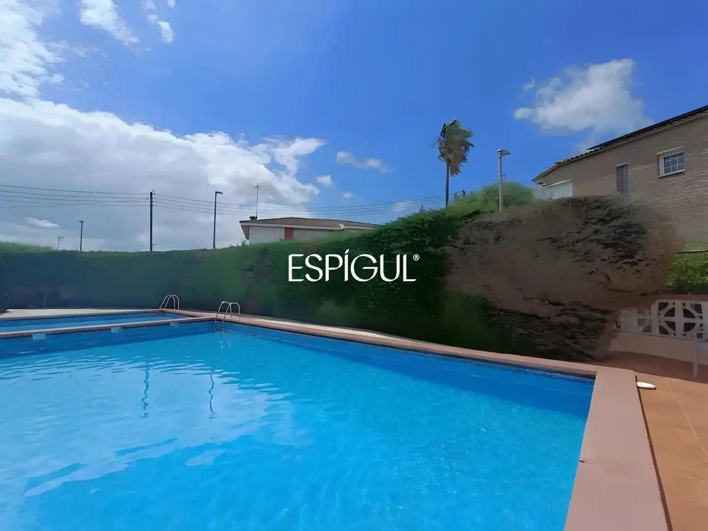 Piscina de Pis en venda en Alella amb Aire condicionat, Calefacció i Terrassa