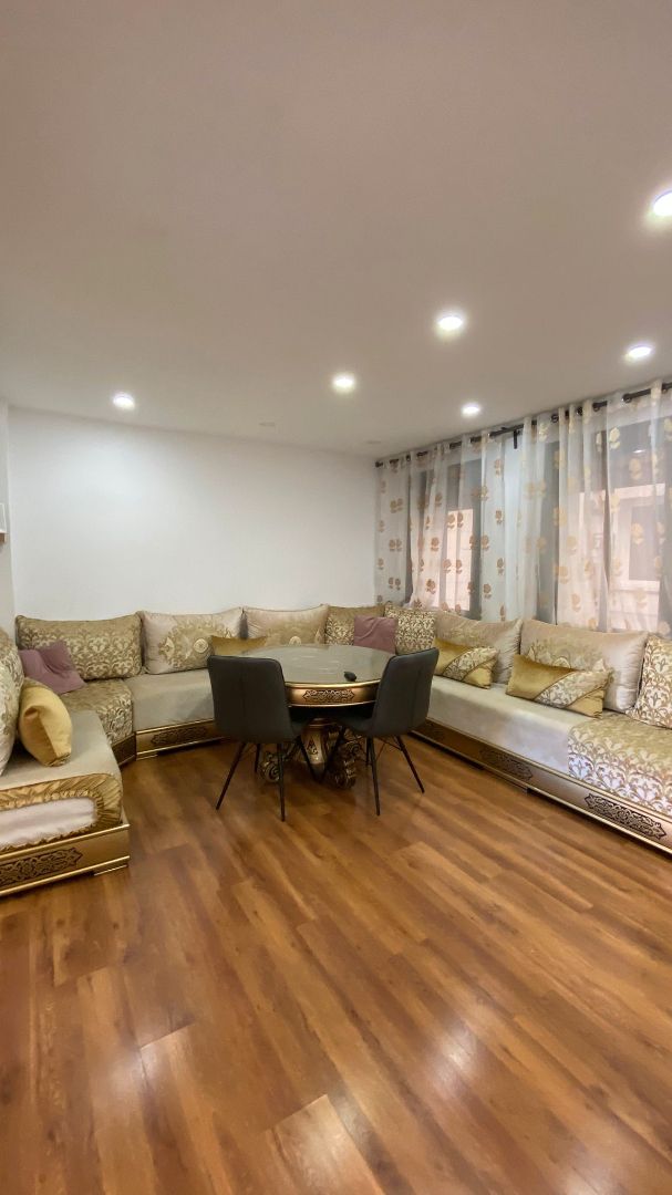 Living room of Flat for sale in L'Hospitalet de Llobregat  with Heating and Oven