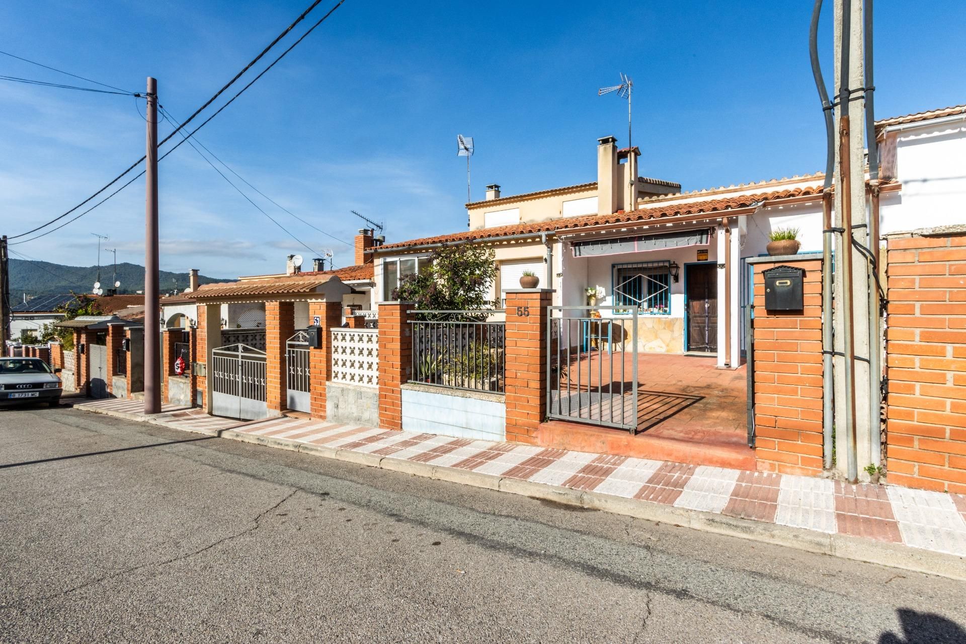 Vista exterior de Casa o xalet en venda en Sant Salvador de Guardiola amb Calefacció, Jardí privat i Terrassa