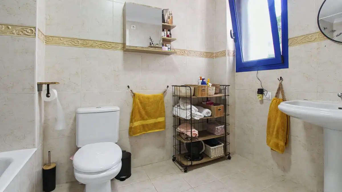 Baño de Apartamento en venta en Dénia con Aire acondicionado, Calefacción y Jardín privado