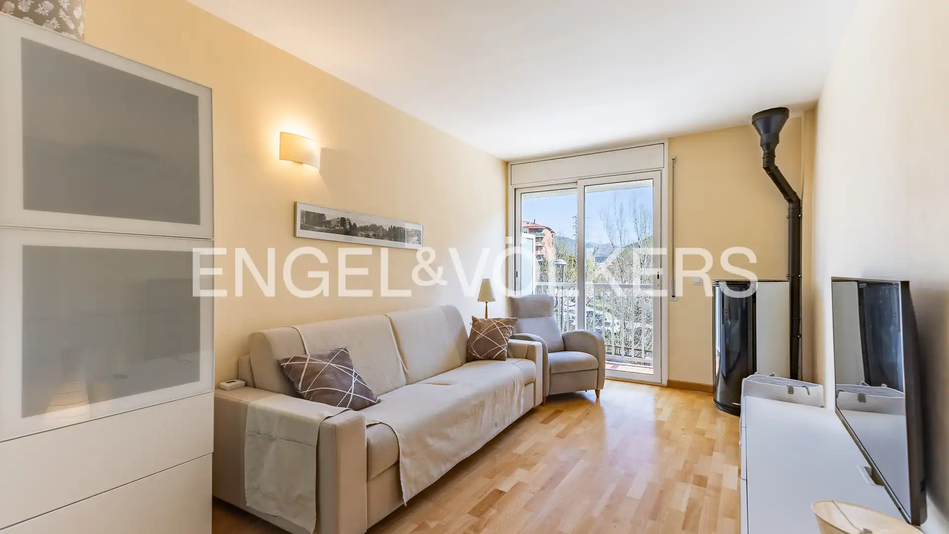 Sala de estar de Casa adosada en venta en Guardiola de Berguedà con Calefacción, Jardín privado y Balcón