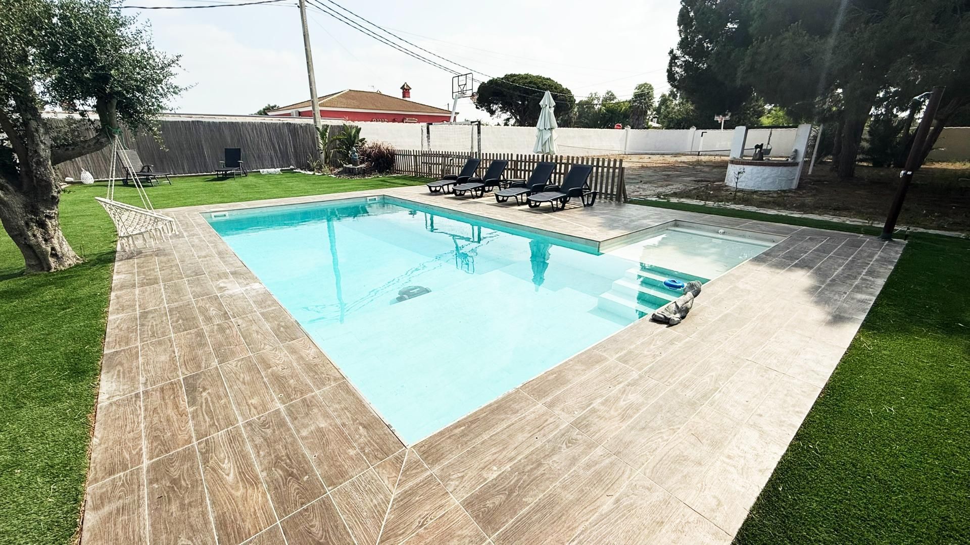 Swimming pool of House or chalet for sale in Chiclana de la Frontera  with Air Conditioner, Private garden and Storage room