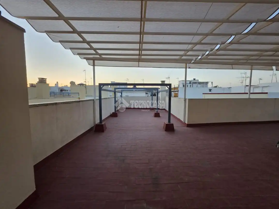 Terraza de Piso en venta en Sevilla con Aire acondicionado