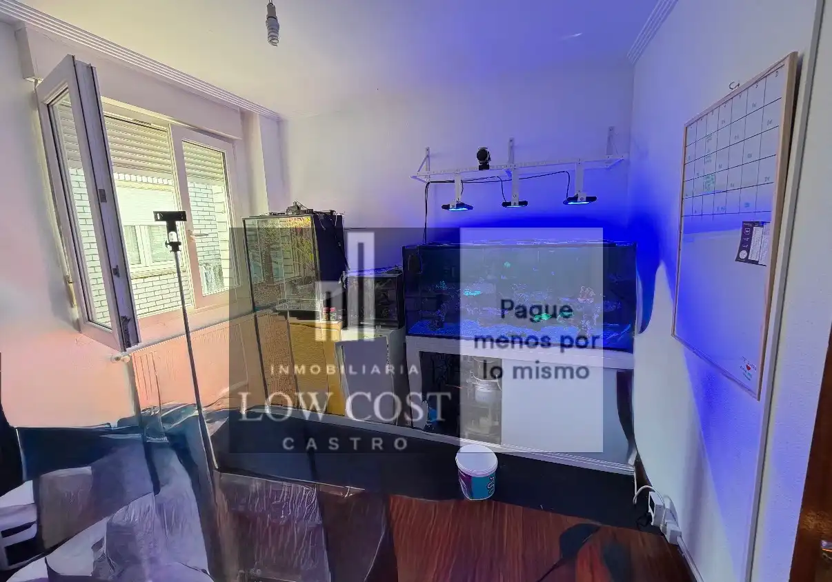 Vista exterior de Ático en venta en Castro-Urdiales con Calefacción, Terraza y Balcón
