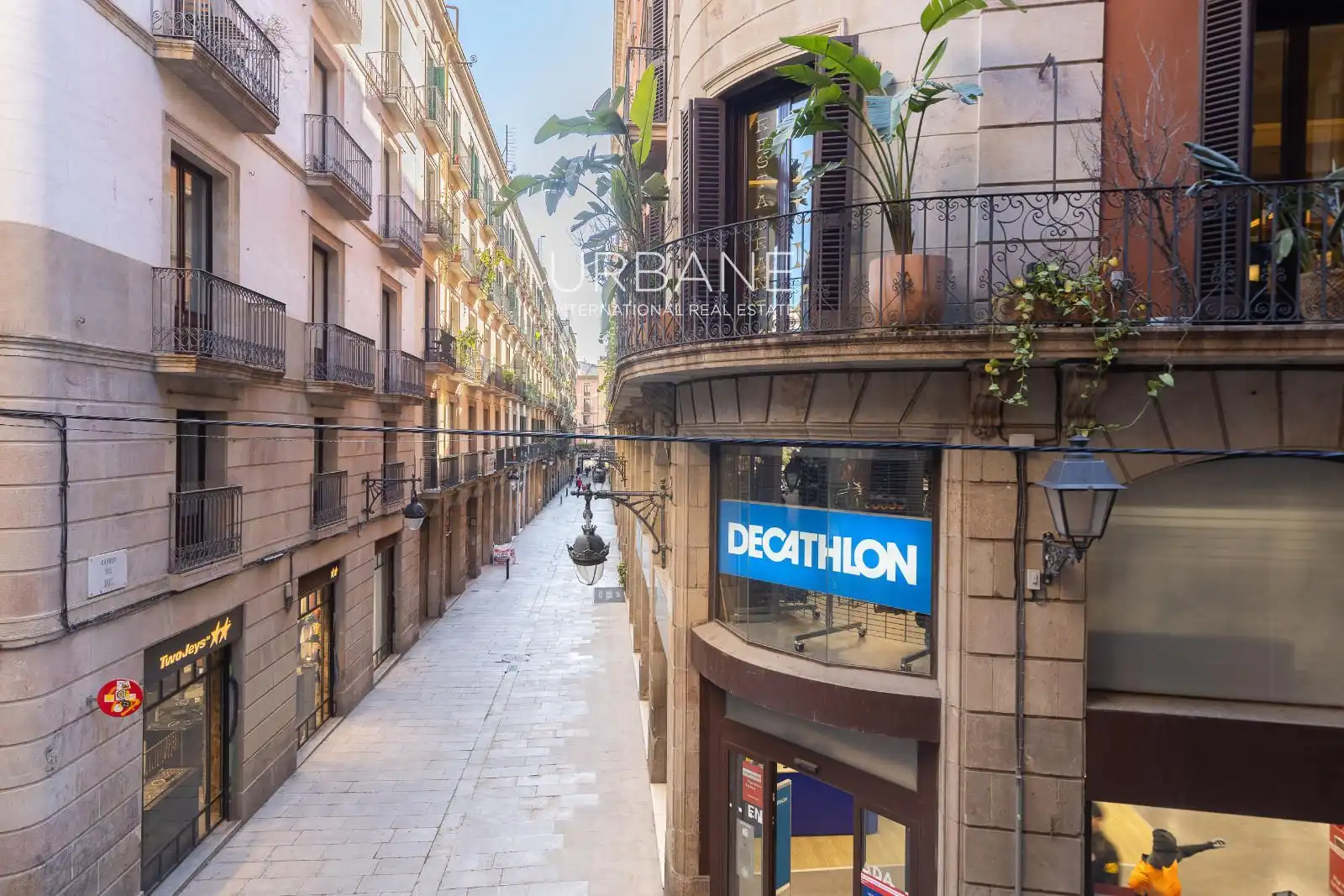 Außenansicht von Wohnung zum Verkauf in Barcelona mit Klimaanlage, Heizung und Parkett