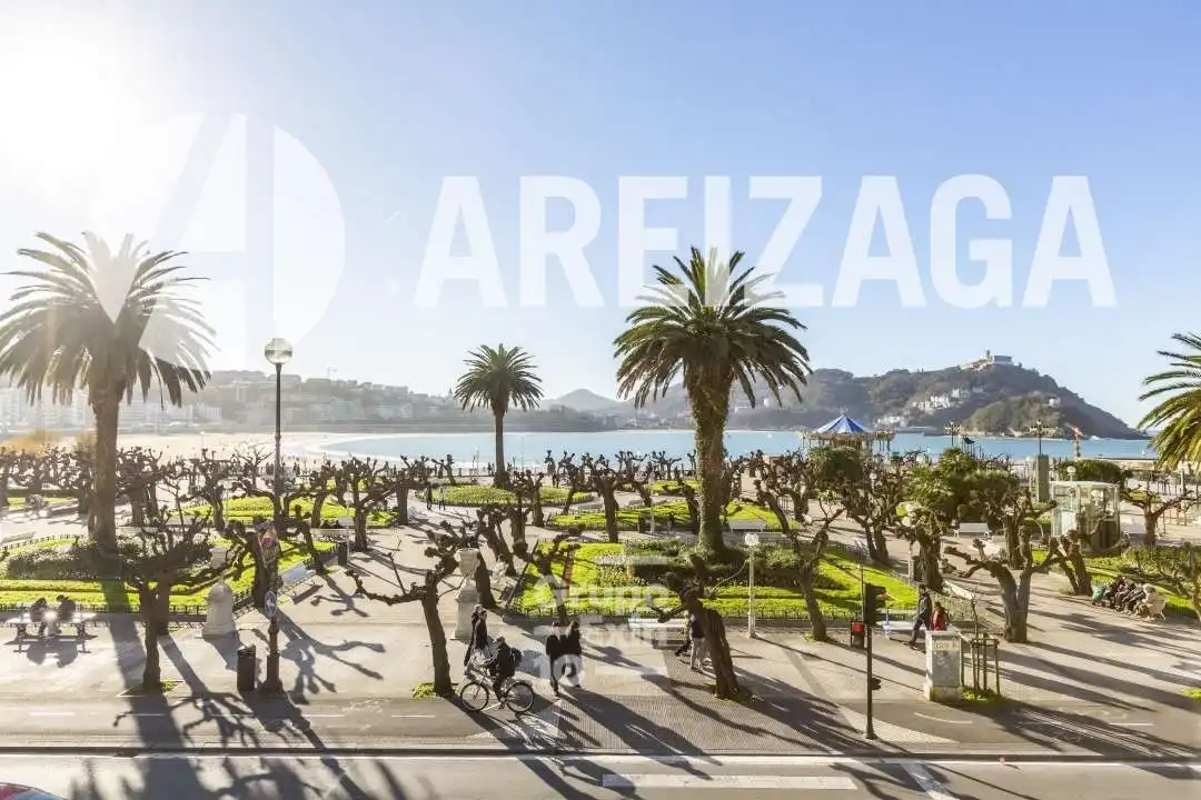 Außenansicht von Büro zum Verkauf in Donostia - San Sebastián  mit Klimaanlage, Heizung und Abstellraum