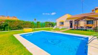 Jardí de Casa o xalet en venda en Chiclana de la Frontera amb Terrassa i Piscina