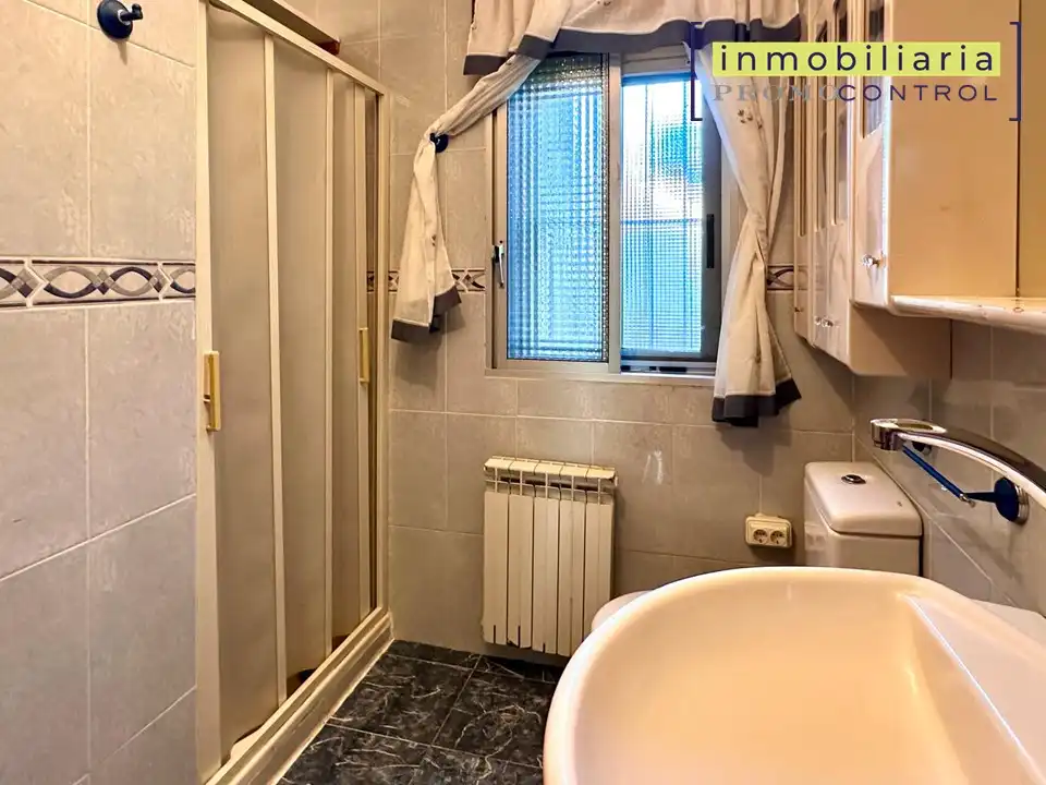 Bathroom of Houses for sale in San Mateo de Gállego  with Air Conditioner, Heating and Private garden