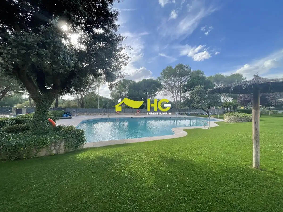 Piscina de Pis de lloguer en Villaviciosa de Odón amb Aire condicionat, Calefacció i Terrassa