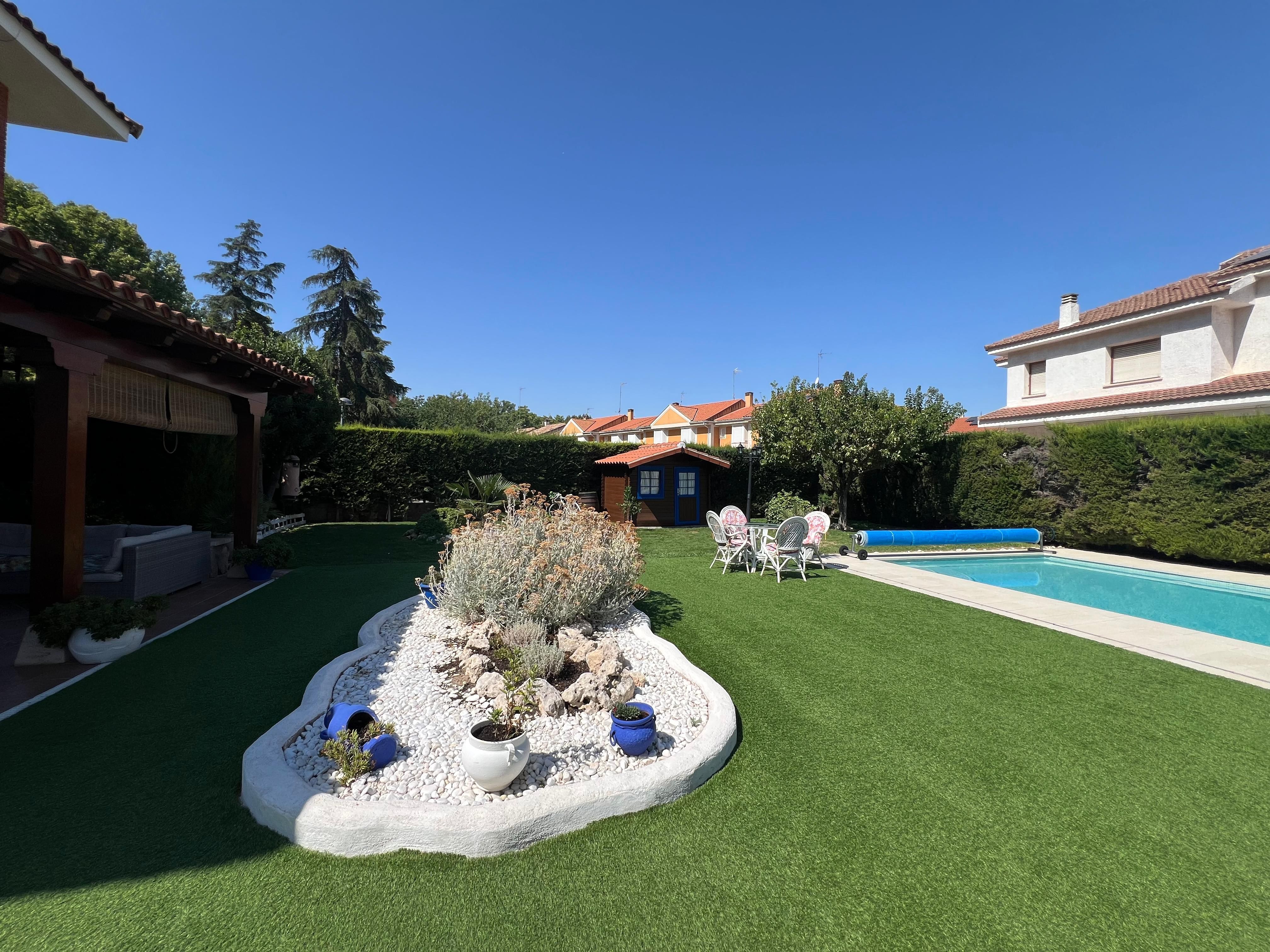 Garden of House or chalet for sale in Aranjuez  with Air Conditioner, Heating and Private garden