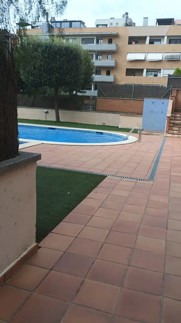 Schwimmbecken von Wohnung zur Miete in Castelldefels mit Klimaanlage, Heizung und Terrasse