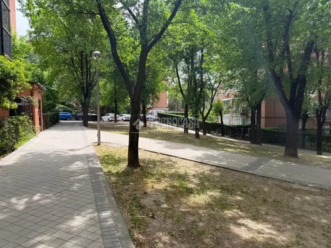 Exterior view of Flat for sale in Madrid  with Heating