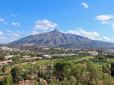 Piso con piscina en venta en Marbella - Marbella,Nueva Andalucia,Avenida del Prado
