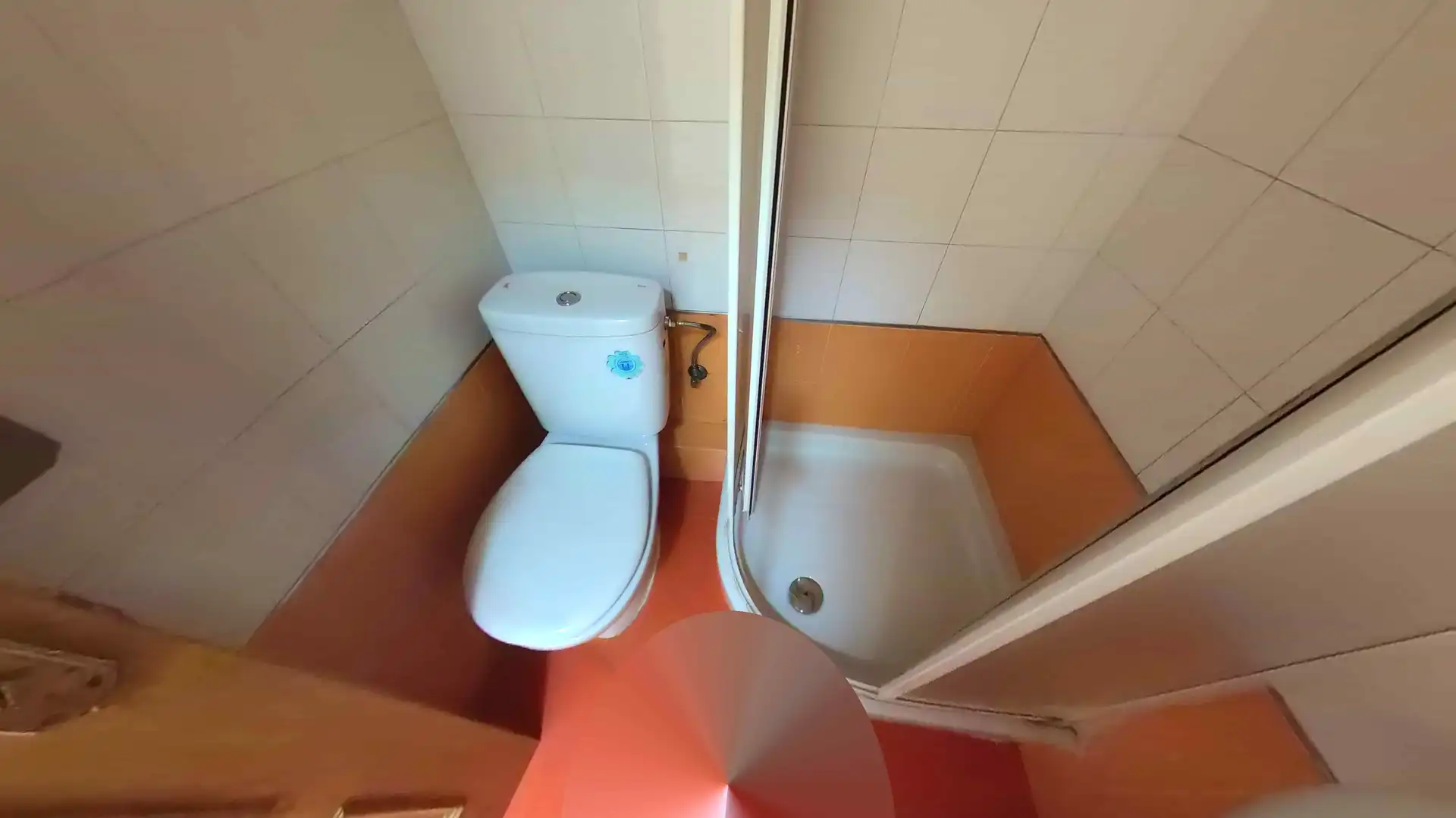 Bany de Pis en venda en Santa Coloma de Gramenet amb Balcó