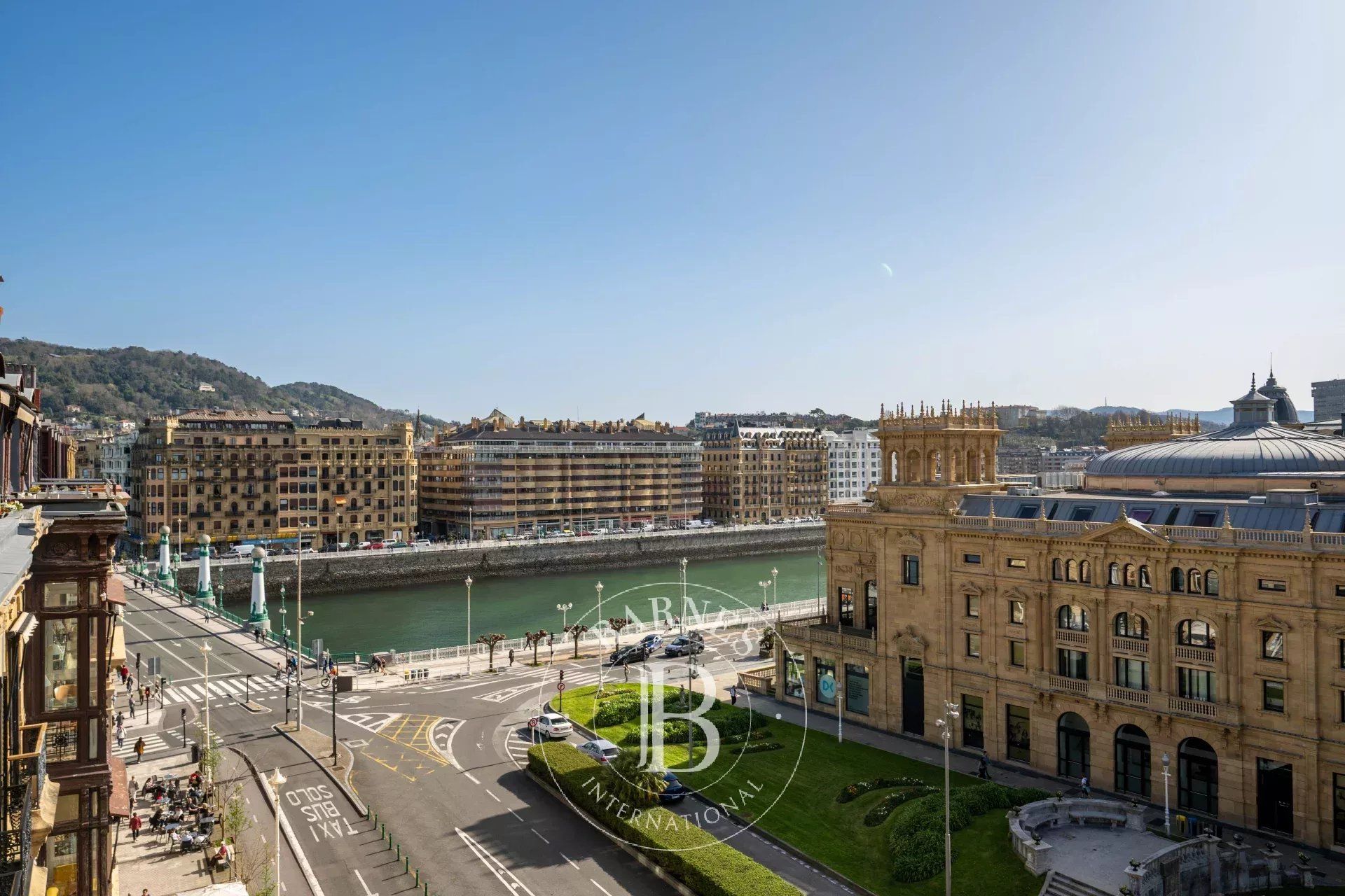 Pis en venda a Área Romántica, Centro