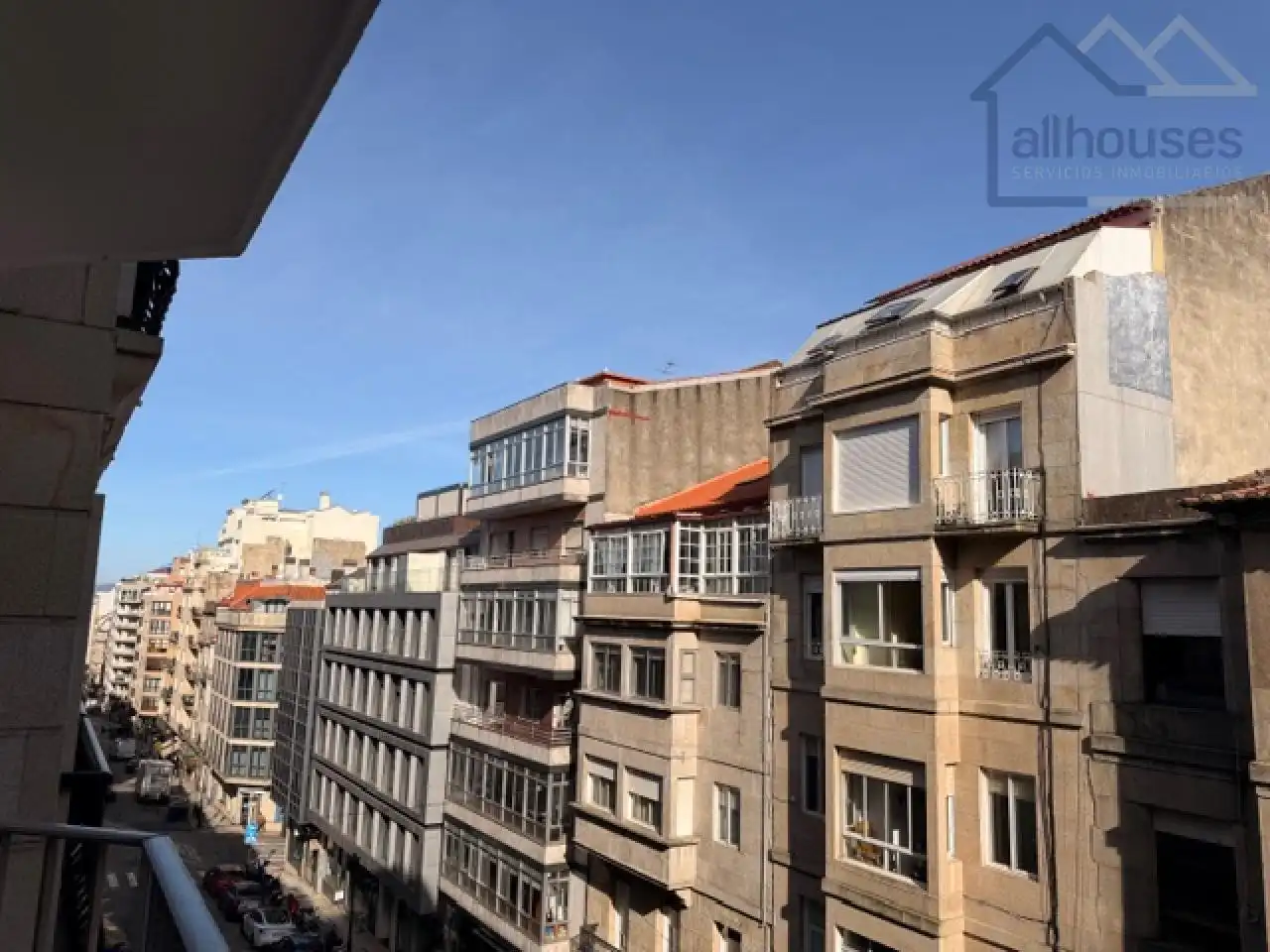 Vista exterior de Piso en venta en Vigo  con Calefacción, Parquet y Terraza