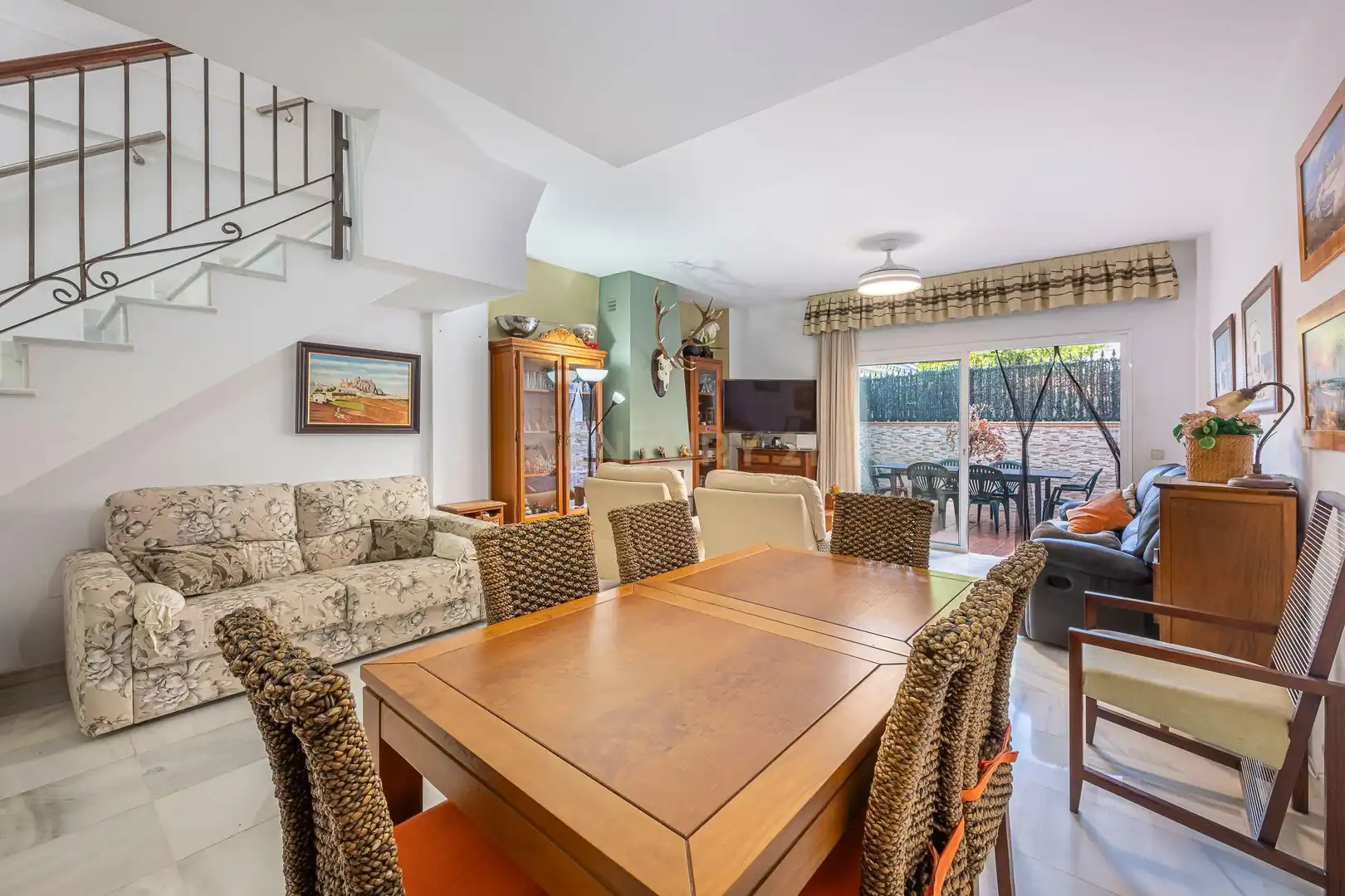 Comedor de Casa adosada en venta en Estepona con Aire acondicionado, Trastero y Piscina comunitaria