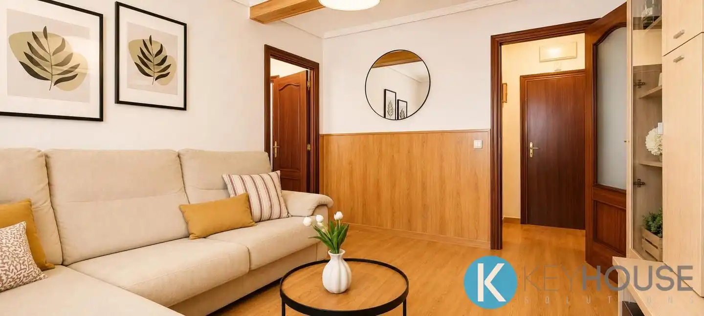 Sala d'estar de Planta baixa en venda en San Fernando de Henares amb Calefacció i Internet
