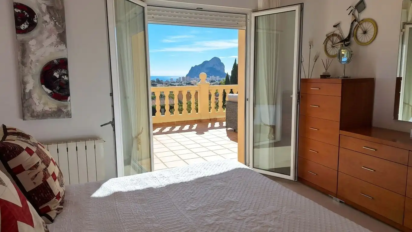Dormitori de Casa o xalet en venda en Calpe / Calp amb Aire condicionat, Calefacció i Jardí privat