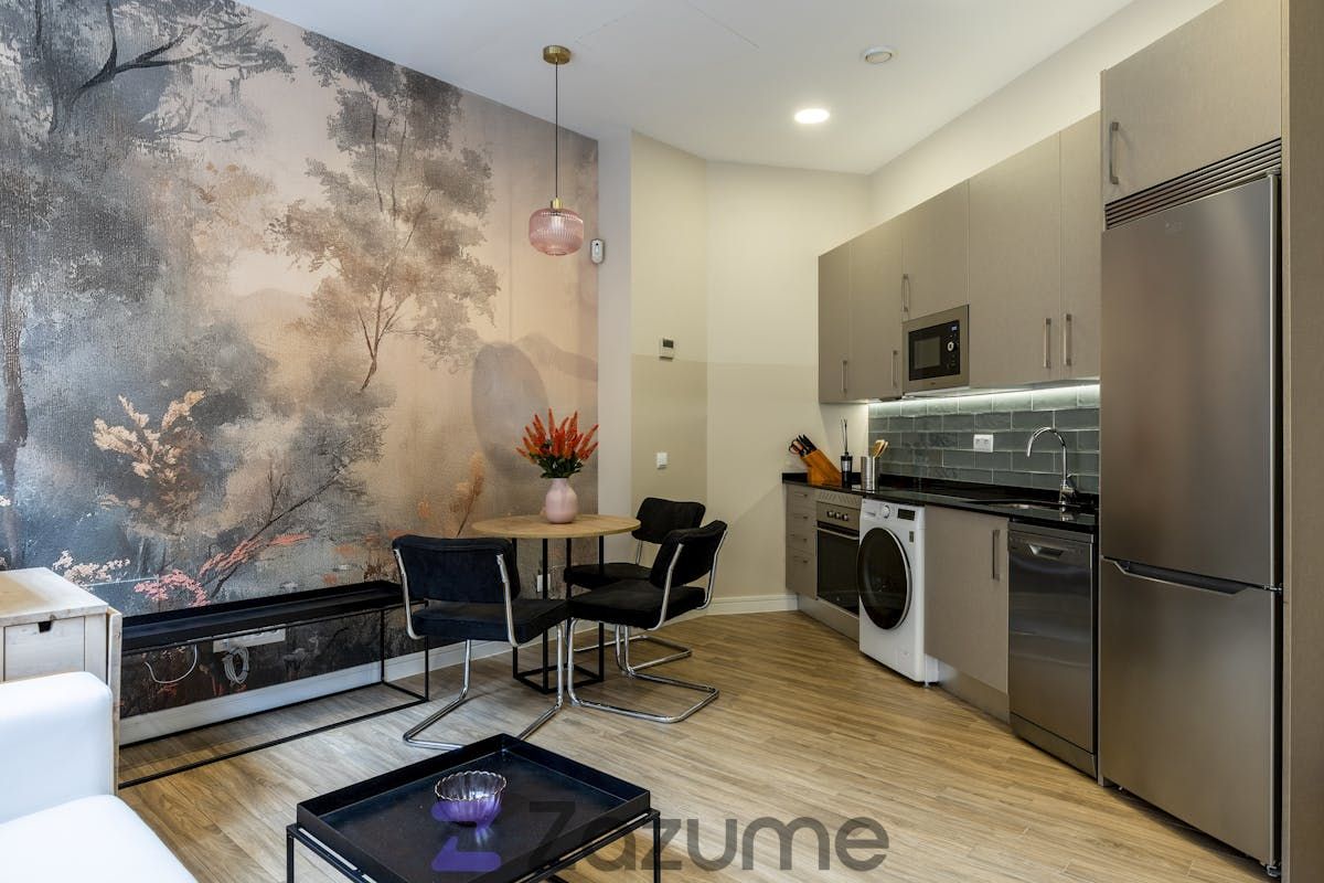 Living room of Flat to rent in  Madrid Capital  with Air Conditioner, Heating and Furnished