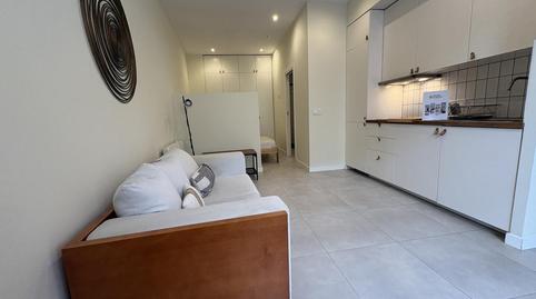 Foto 2 de Planta baja de alquiler en De la Hierbabuena, Berruguete,  Madrid Capital