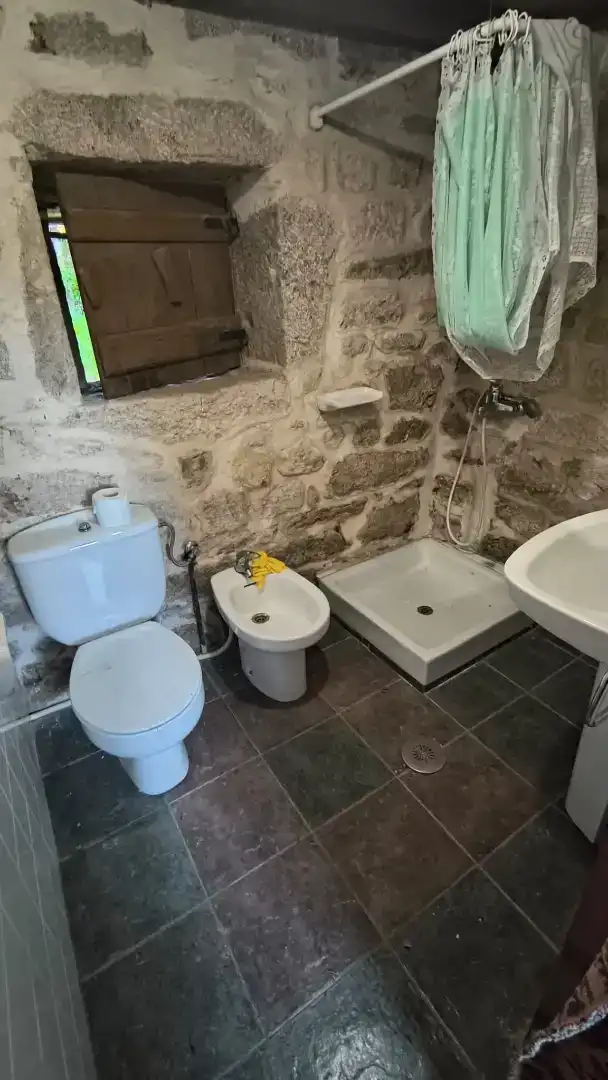 Baño de Piso en venta en A Cañiza   con Calefacción, Jardín privado y Terraza
