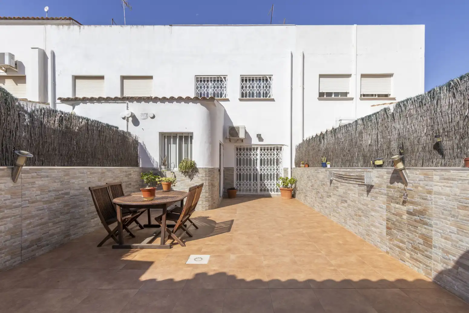 Vista exterior de Casa o chalet de alquiler en Vinalesa con Aire acondicionado, Terraza y Amueblado