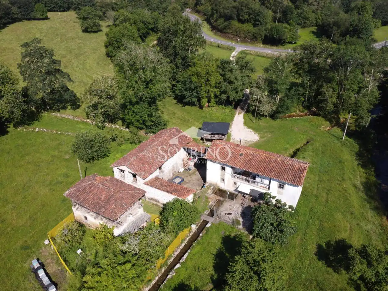 Casa rústica amb jardí en venda a Calle Mere, imagen 2