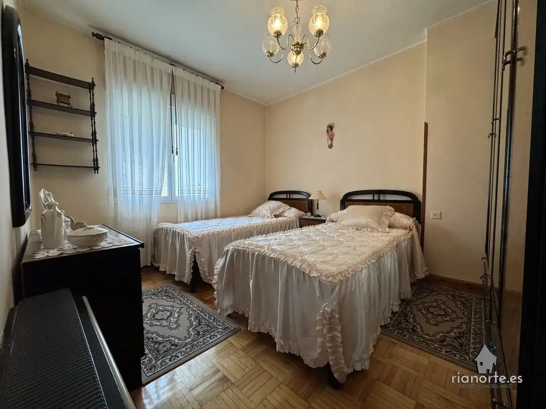 Habitación de Piso en venta en Ribadesella con Calefacción
