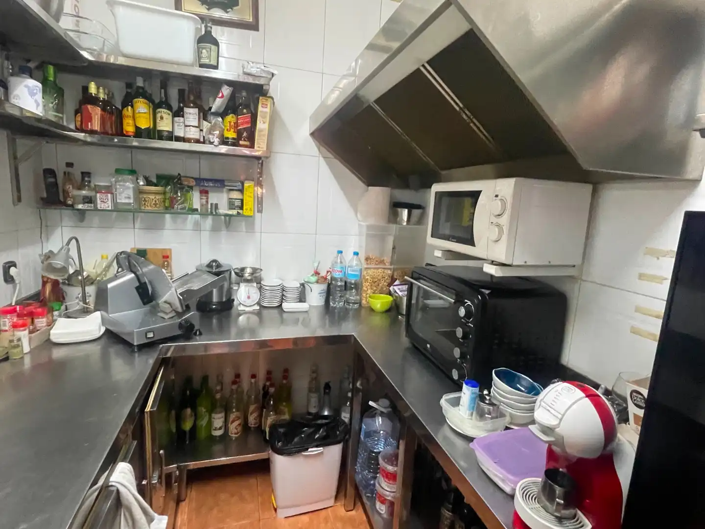 Cocina de Local en traspaso en L'Hospitalet de Llobregat con Aire acondicionado, Calefacción y Amueblado