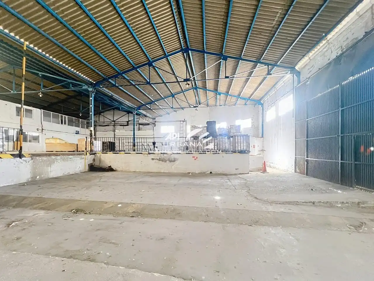 Nau industrial de lloguer en Lucena