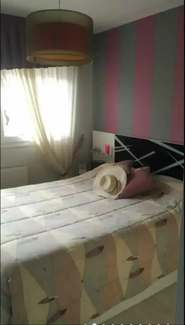 Dormitori de Casa adosada de lloguer en Miengo amb Jardí privat, Moblat i Forn