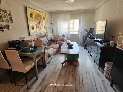 Living room of Flat for sale in Salamanca Capital  with Balcony