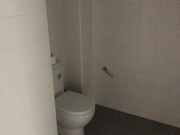 Büro mit Aufzug zur Miete in Instituts - Universitat