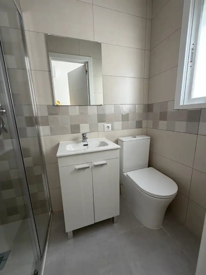 Badezimmer von Wohnung zur untervermieten in Córdoba mit Möbliert