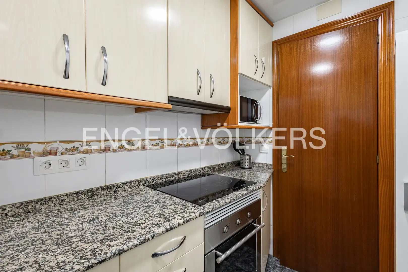 Cocina de Piso en venta en Esplugues de Llobregat con Calefacción y Terraza