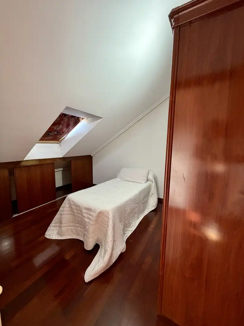 Habitación de Casa adosada en venta en Penagos con Calefacción, Jardín privado y Terraza