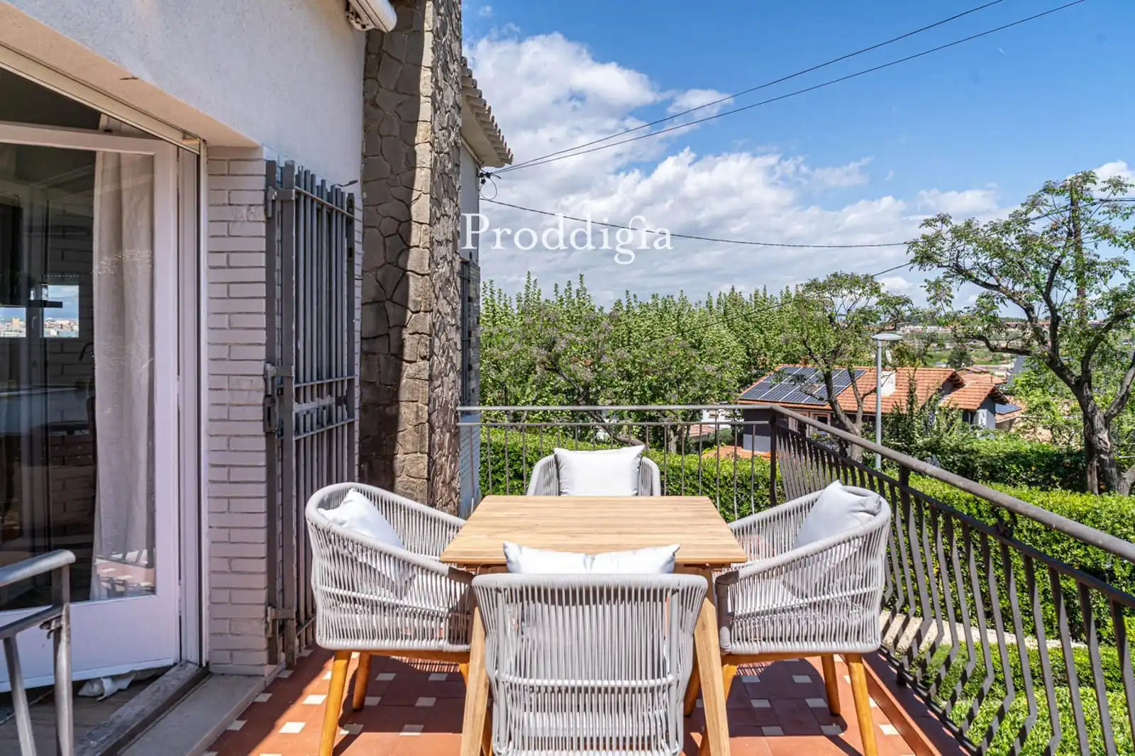 Vista exterior de Casa o chalet de alquiler en Sant Cugat del Vallès con Aire acondicionado, Calefacción y Piscina