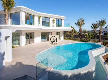 Detached house with pool for sale in Cap Martí - El Tossalet - Pinomar