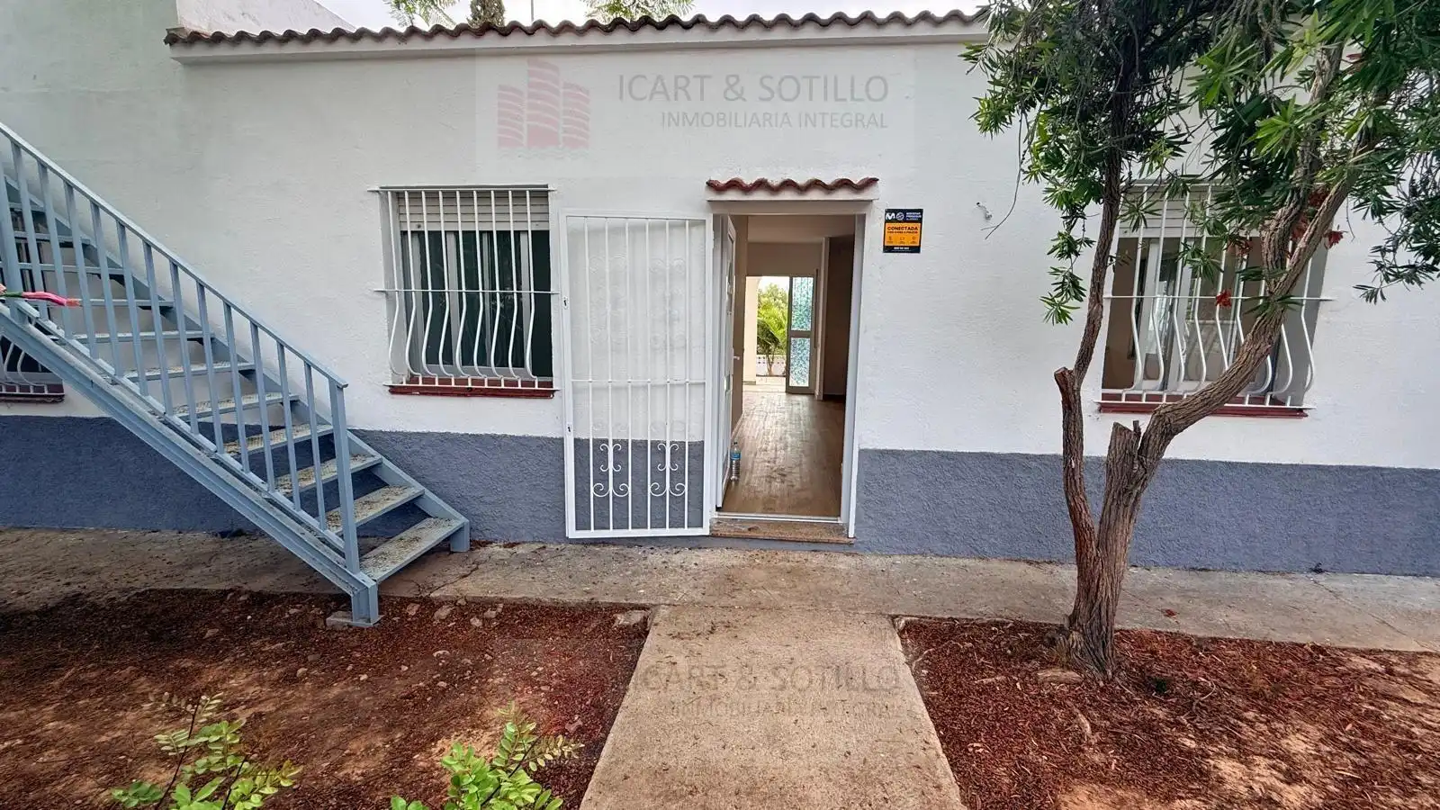 Vista exterior de Casa o xalet en venda en Alcanar amb Terrassa i Traster
