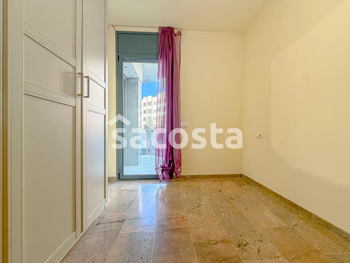 Habitación de Apartamento en venta en Fenals