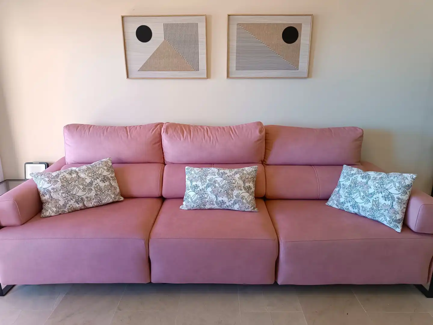 Sala d'estar de Apartament en venda en Manilva amb Aire condicionat, Terrassa i Piscina