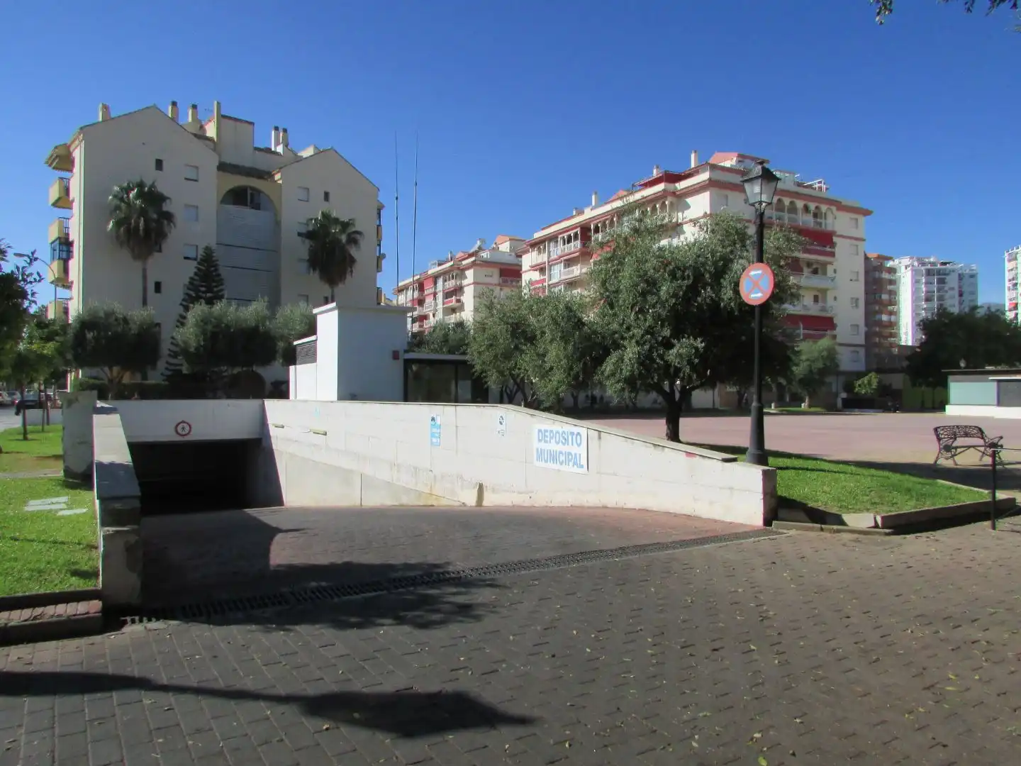 Außenansicht von Garage zur Miete in Fuengirola